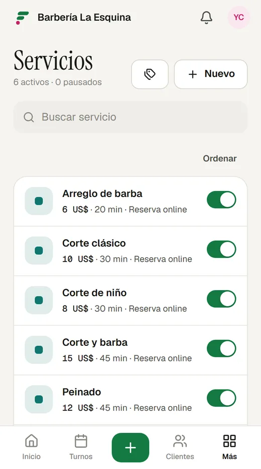 Servicios: cada uno con su precio, su duración y si se puede reservar online.